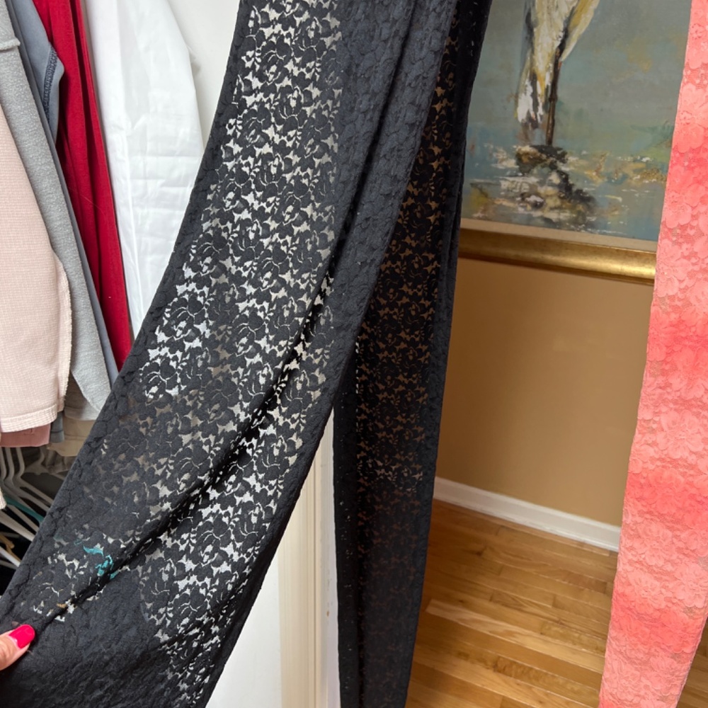 Lingerie - Picture 2 of 3